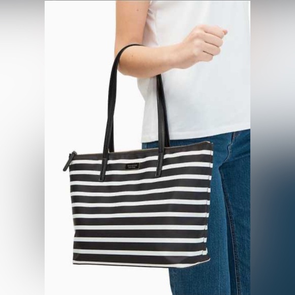KATE SPADE ♠️ New York "Hayden"🖤BLACK & WHITE🤍 SAILING STRIPE TOP ZIP TOTE BAG - Picture 3 of 17